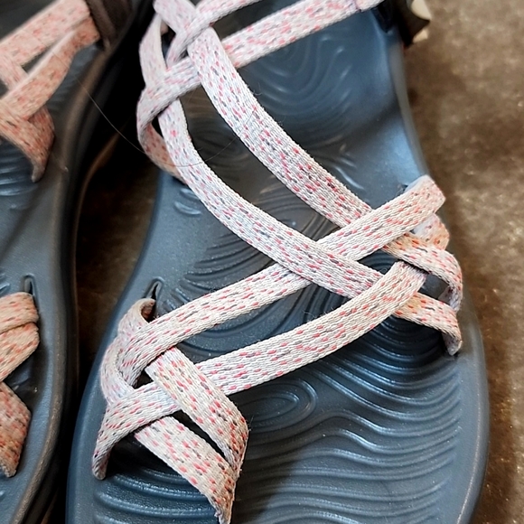 Chaco women's 9 classic sandals - Picture 3 of 9